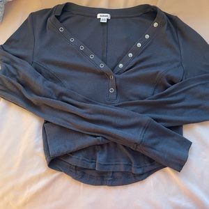 brand: garage size: extra small long sleeve cropped dark grey shirt